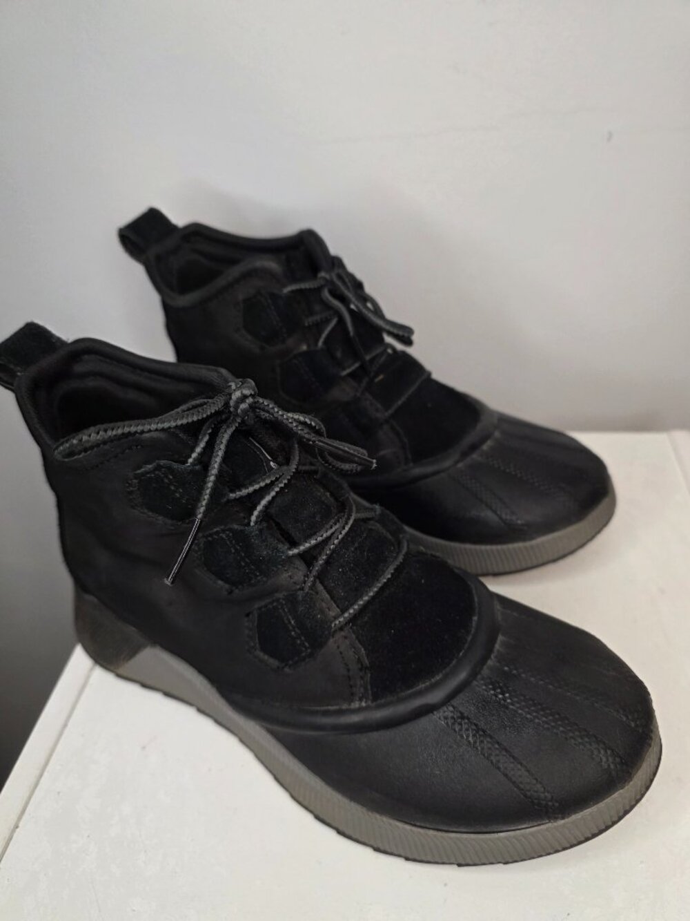 Sorel Womens Hand Crafted Out N About Natural Rubber Black Boots Size 8